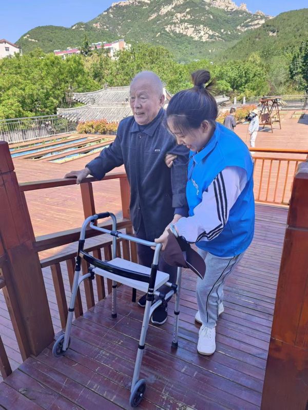 泰安明成家政服務(wù)有限公司打造泰安上門服務(wù)公司，獻(xiàn)愛心公益活動起航